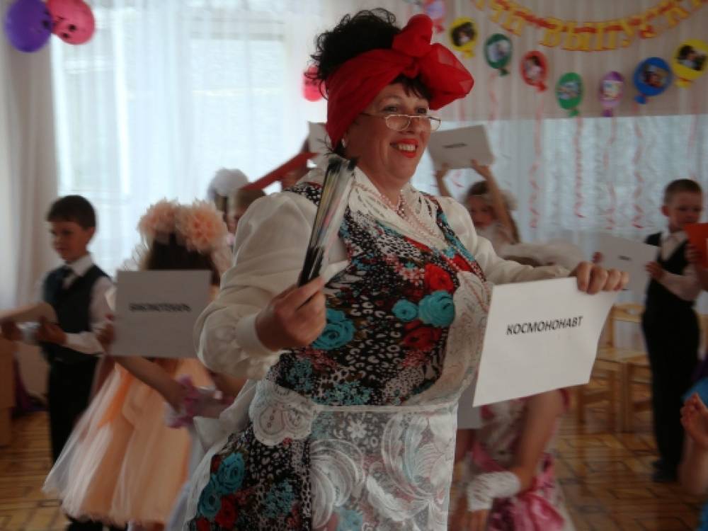 персонажи на выпускной в детском саду. Смотреть фото персонажи на выпускной в детском саду. Смотреть картинку персонажи на выпускной в детском саду. Картинка про персонажи на выпускной в детском саду. Фото персонажи на выпускной в детском саду
