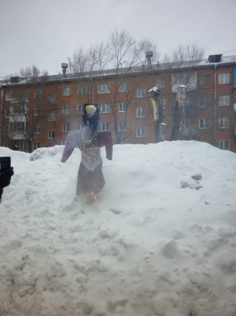 Смотреть фотографию №16 Фото №16 Зима Я вижу народ здесь собрался чтоб зиму проводить и весну встретить