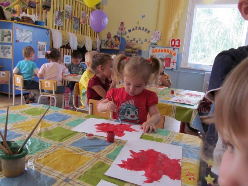 Развлечение в детском саду средняя группа. Развлечение для детей в детском саду. Вторая младшая группа детского сада. Мероприятия в детском саду. Детский садик младшая группа.