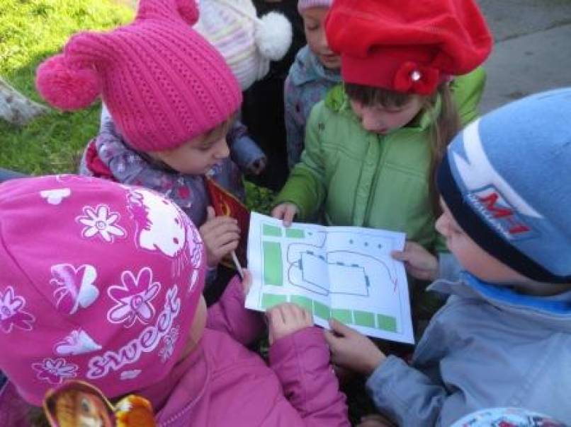 Прогулка-путешествие по микрорайону «По следам Маши» Фото Прогулка-путешествие по микрорайону «По следам Маши»