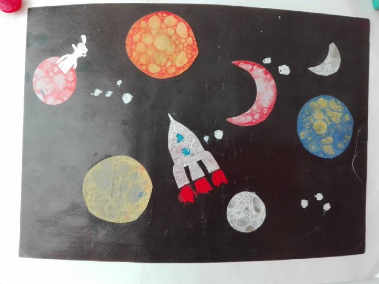День космонавтики занятие для детей. Рисование космос в подготовительной группе. Аппликация на тему космос. Рисование в подготовительной группе на тему космос. Рисование ср гр космос.