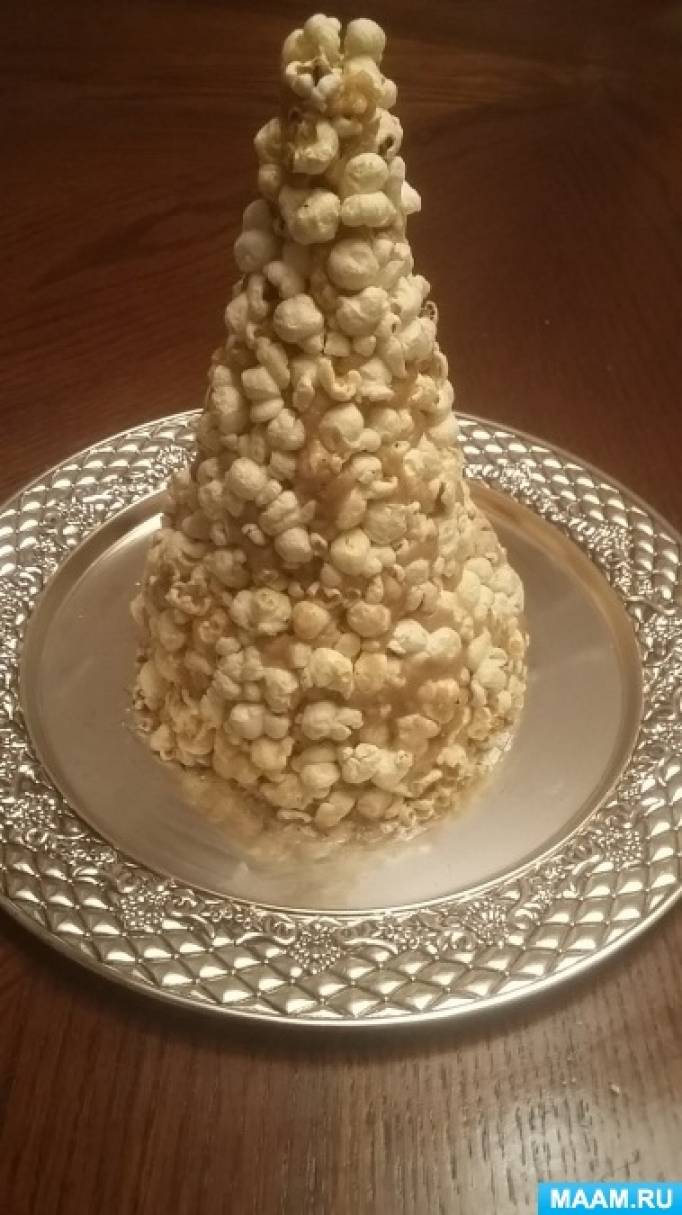 Елка из попкорна