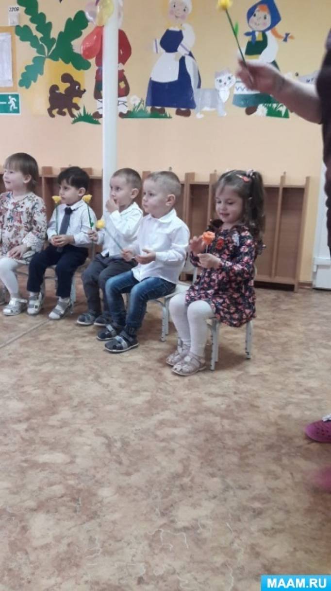 Сценарий посвящённый ко Дню 8 марта «Праздник бабушек и мам» для детей младшего дошкольного возраста Фото Сценарий посвящённый ко Дню 8 марта «Праздник бабушек и мам» для детей младшего дошкольного возраста