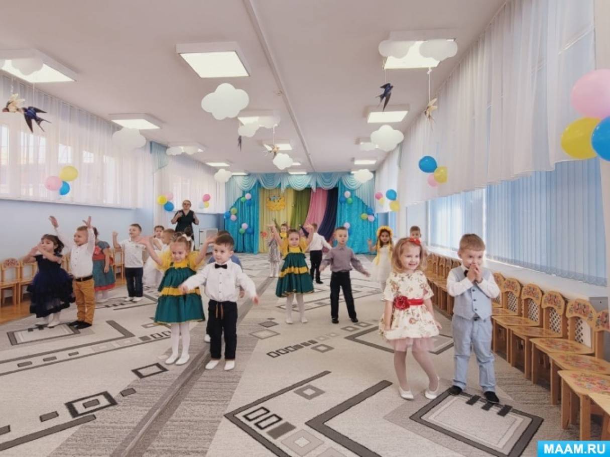 8 марта с матрешкой