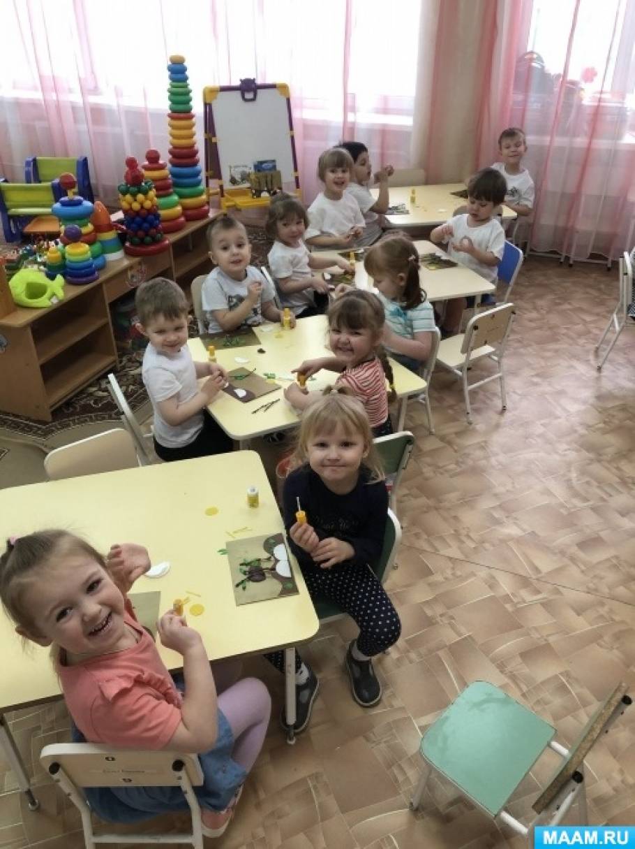 Конспект по художественно-эстетическому развитию (аппликация) «Весна пришла» во второй младшей группе Фото Конспект по художественно-эстетическому развитию (аппликация) «Весна пришла» во второй младшей группе