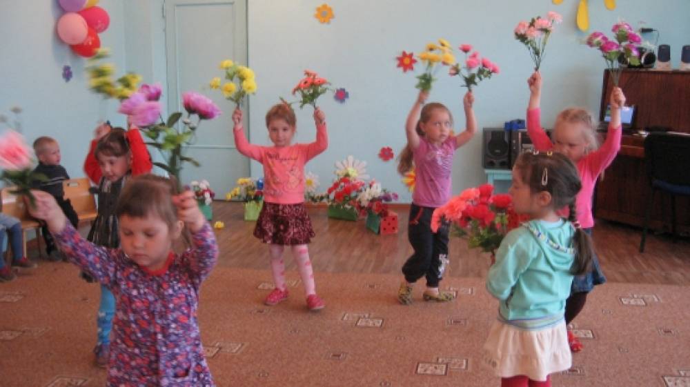 Развлечение в средней группе «Здравствуй, лето» Фото Развлечение в средней группе «Здравствуй, лето»