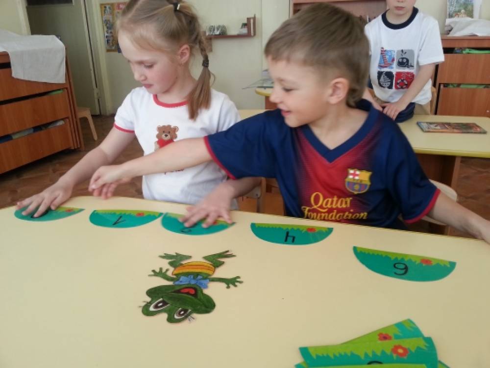 Дидактическая игра «Лягушата» (4 фото). Воспитателям детских садов ...