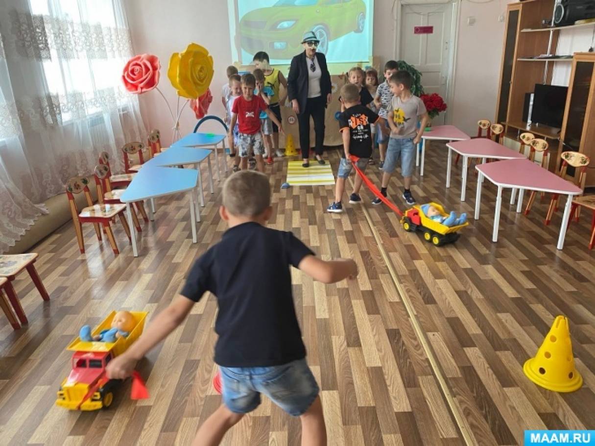 Смотреть фотографию №2 Фото №2 Дети под музыку Безопасное детство входят в зал