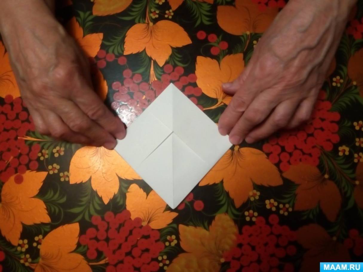 Оригами «Лодка»: схемы складывания лодочек из бумаги для детей. Как пошагово сделать простую лодку с парусом своими руками начинающим?