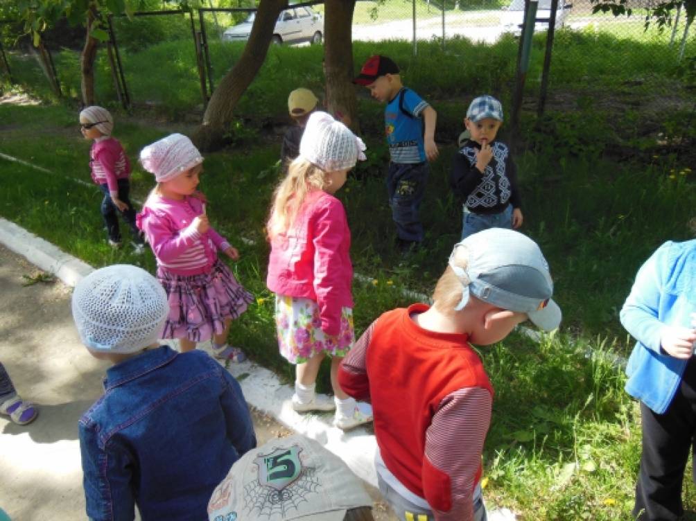 Смотреть фотографию №6 Фото №6 Развлечения досуги утренники Темочки Конкурс для воспитателей и педагогов Лучший сценарий праздника июнь Нажимаю на педаль И машина мчится вдаль