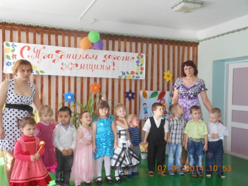 Мыло пенится в корыте я стираю посмотрите