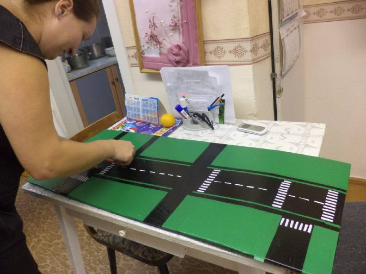 «Изучаем правила дорожного движения» Макет по ПДД (средний и старший дошкольный возраст) Фото «Изучаем правила дорожного движения» Макет по ПДД (средний и старший дошкольный возраст)