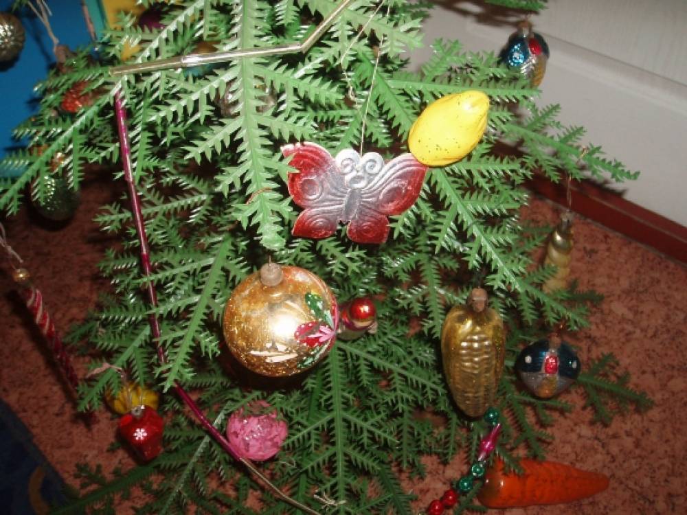 Мини-музей «Новогодняя ёлочка прабабушек»
