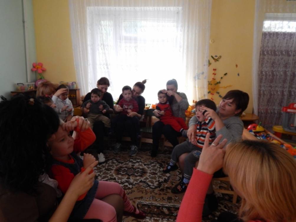 Круглый стол с родителями и детьми в школе. Классное мероприятие с родителями. Классное мероприятие с родителями. Дети на мероприятии в школе. Родители в школе.