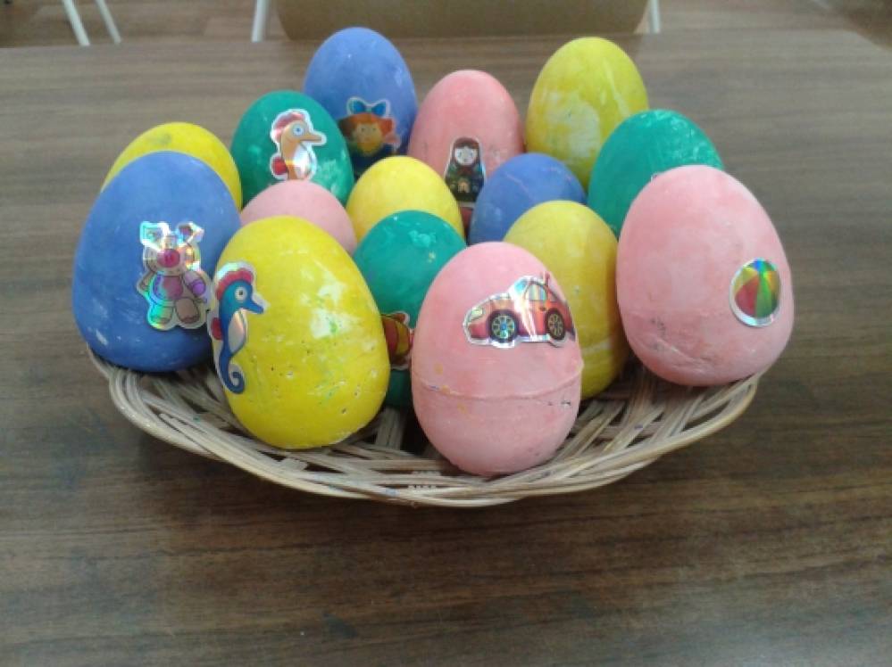 Фотоотчет пасхальное яйцо. Фотоотчет пасхальное яйцо. Фотоотчет пасхальное яйцо. Пасха для детей дошкольного возраста. Украшение яйца в первой мл группе.