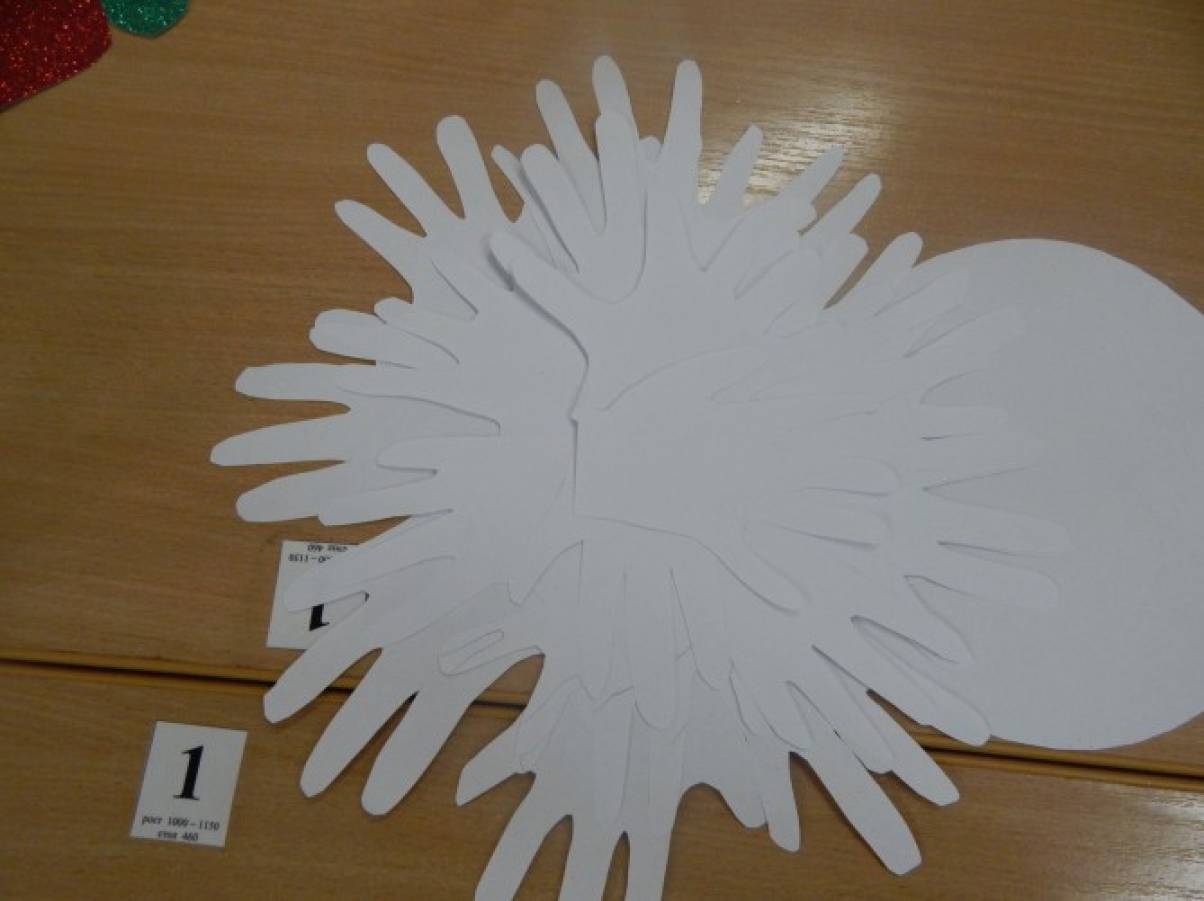 снежинка ладошкой. аппликация зима. снежинка ладошкой. снежинка ладошкой. снежинка рисование пальчиками.