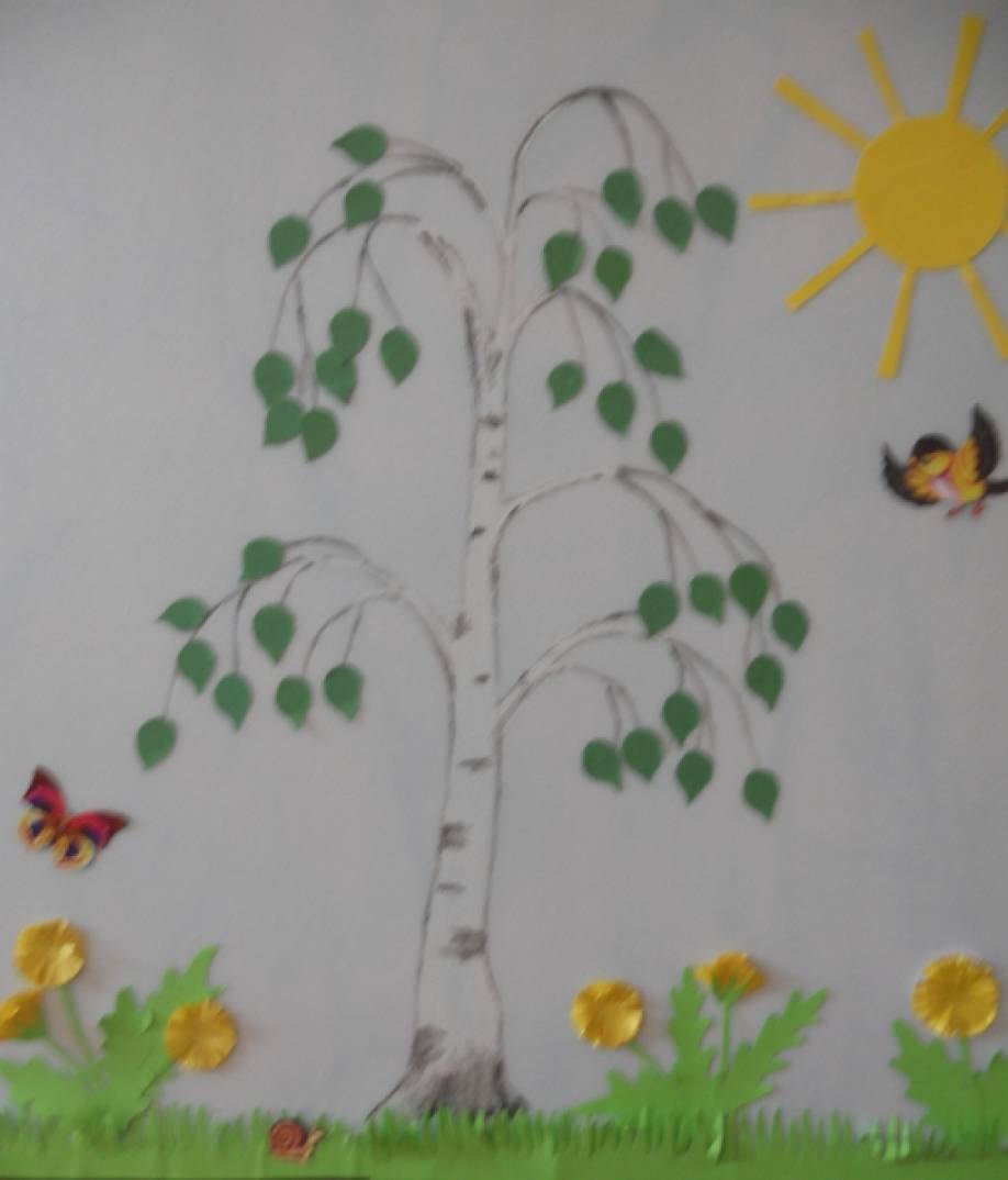 День березы в младшей группе. Береза на стене в детском саду. Рисование березы в детском саду. Украсить березы в детском саду. Березка на стене в детском саду.