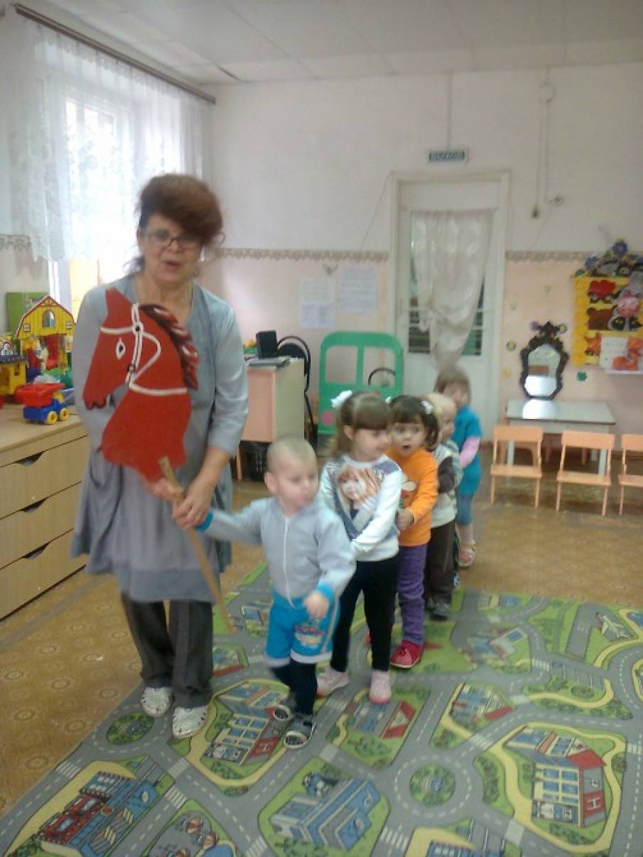 Сценарий досуга «В гости к бабушке» Фото Сценарий досуга «В гости к бабушке»