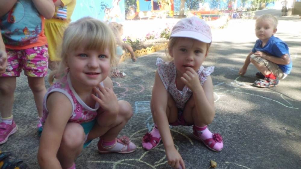 Смотреть фотографию №4 Фото №4 Детки обажают игры с песком