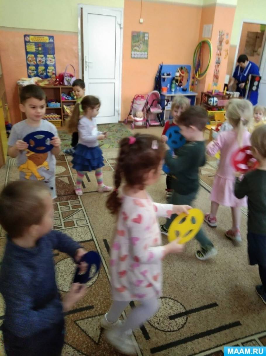 Смотреть фотографию №4 Фото №4 Мы с ребятами поучаствовали в городской акции по безопасности дорожного движения Бережные руки