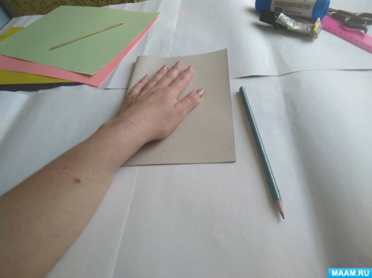 Как сделать ладошку на палочке