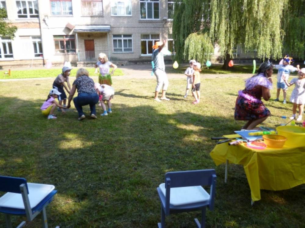 какая нудная работа пускание мыльных пузырей. Смотреть фото какая нудная работа пускание мыльных пузырей. Смотреть картинку какая нудная работа пускание мыльных пузырей. Картинка про какая нудная работа пускание мыльных пузырей. Фото какая нудная работа пускание мыльных пузырей