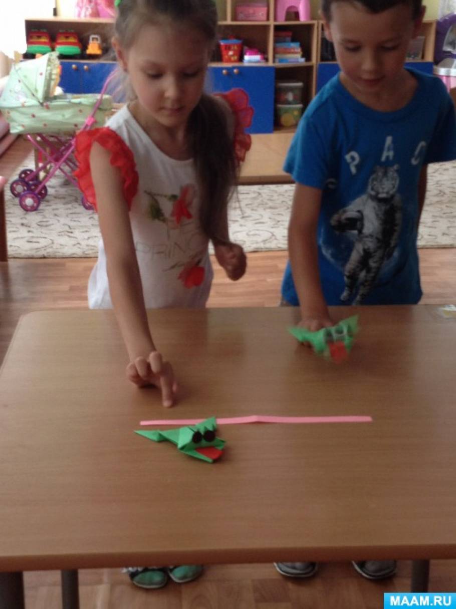 Мастер-класс «Лягушки» в технике оригами для детей 6–7 лет. Воспитателям детских садов, школьным учителям и педагогам - Маам.ру