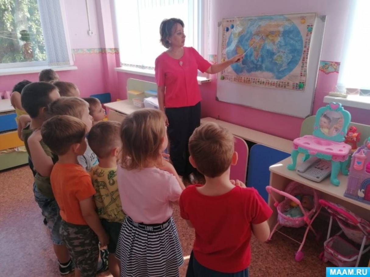 Познавательная беседа ко Дню России с детьми старшей группы ТНР