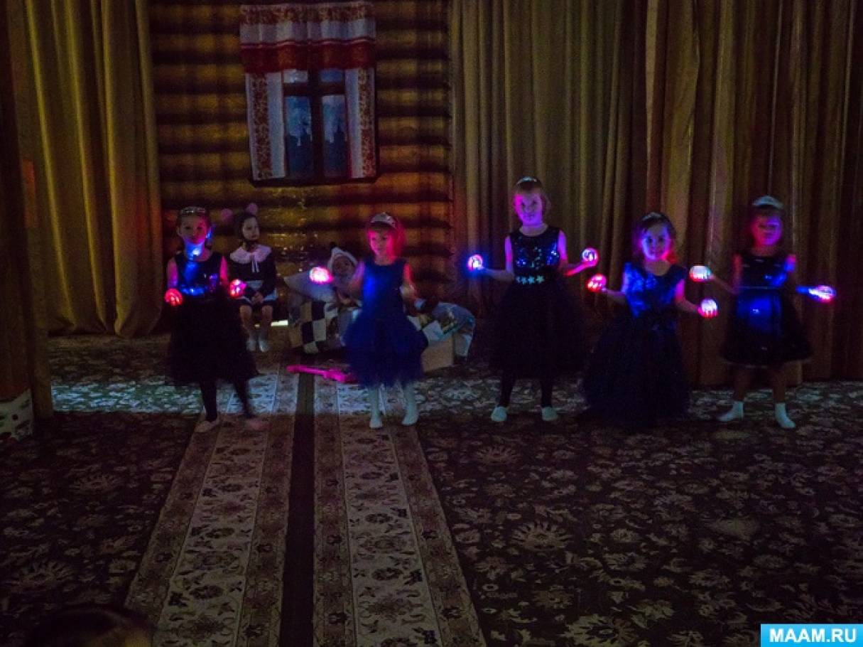 Спит за печкою сверчок