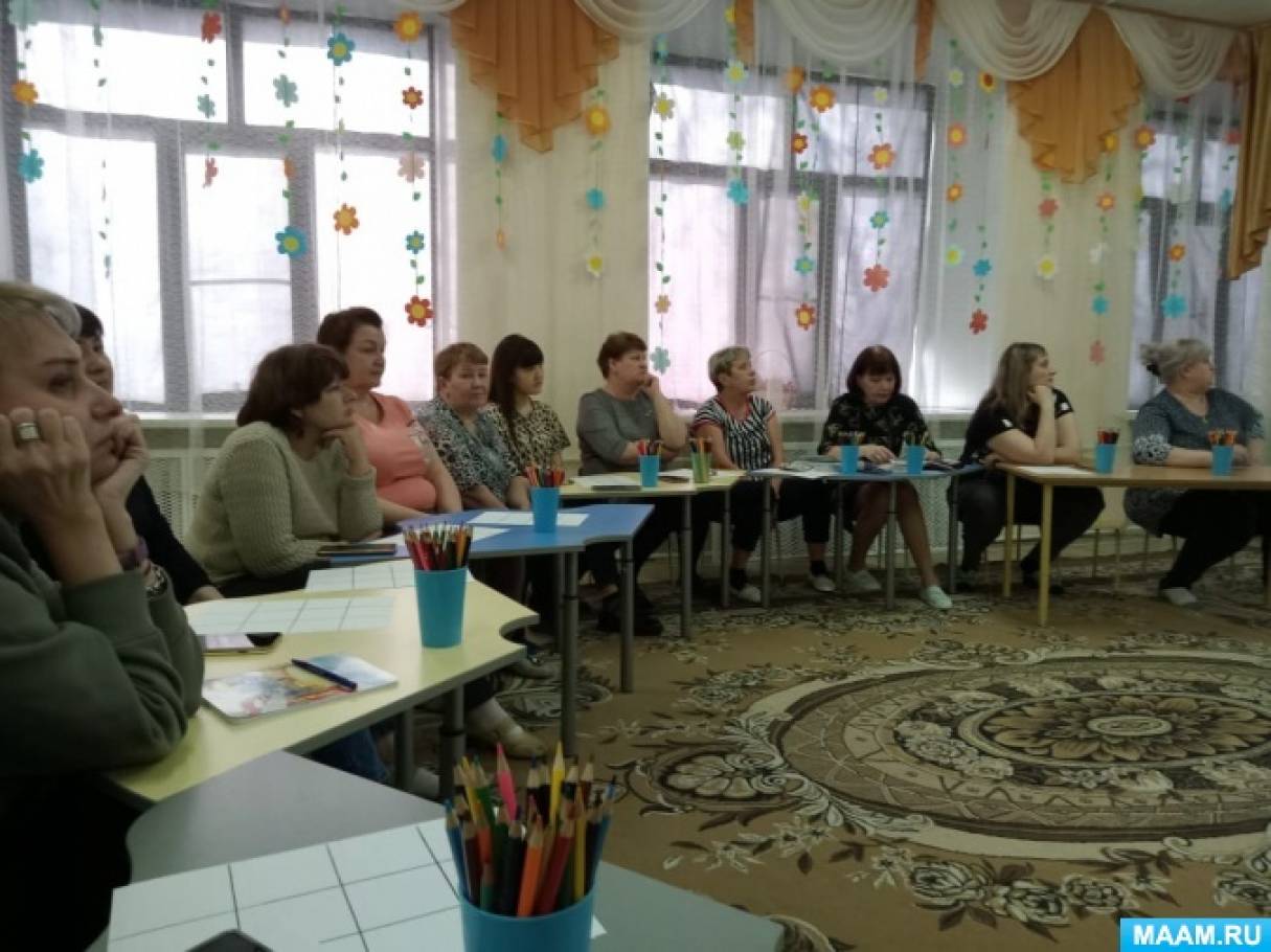 Дети за круглым столом