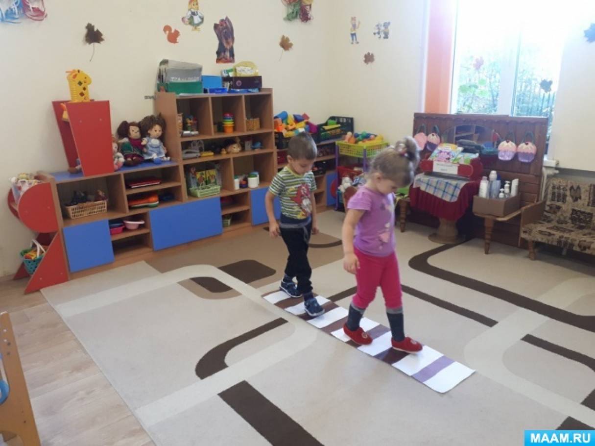 Конспект ООД в средней группе по ПДД «Дорожное путешествие»