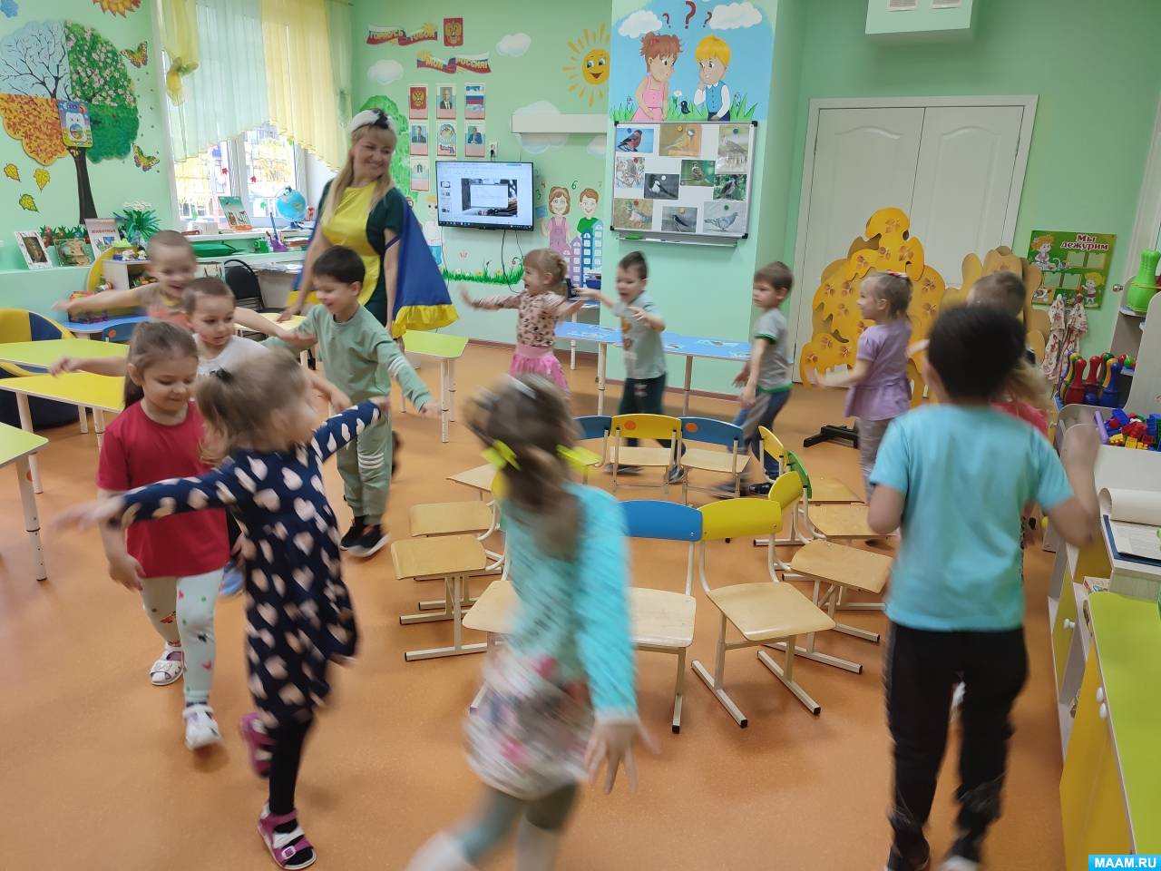 Смотреть фотографию №5 Фото №5 Небо серое затянутое тучами вокруг лужи и слякоть