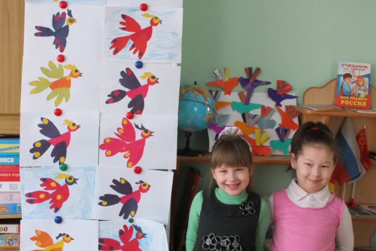 аппликация снегирь. аппликация в подготовительной группе. рисование зимующих птиц средняягиупа. рисование птицы в старшей группе. рисование зимующие птицы средняя группа.