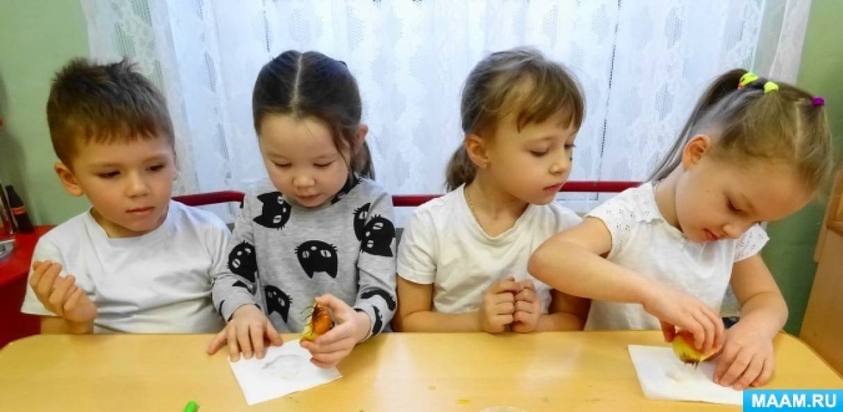 Окрашивание Овощами Детский Сад Фотографии