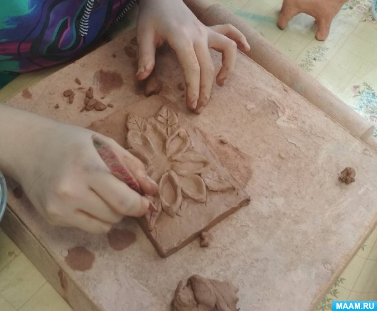 Лепка из глины с детьми. Растительный орнамент в технике «Рельеф»