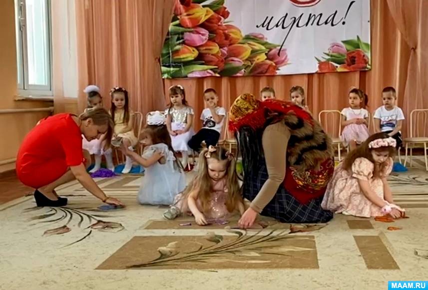 Смотреть фотографию №9 Фото №9 Ребята тоже поздравили своих мам спели им песню Мама мой цветочек и станцевали танец Солнечные лучики