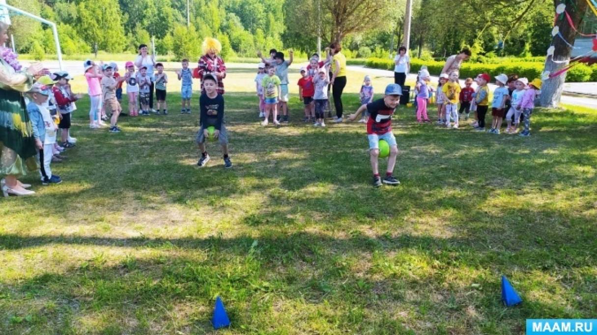 Фото №2 В наших дошкольных группах прошел праздник развлечение для всех возрастных групп посвященный встрече яркой и тёплой поры наполненной радостью и солнечным светом