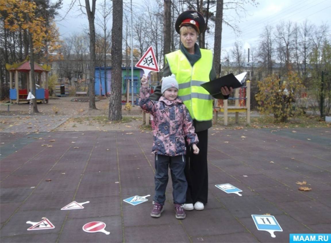 Смотреть фотографию №1 Фото №1 На площадку к детям пришел строгий инспектор Галкин для того чтобы информировать ребят о ситуации на дорогах нашего города