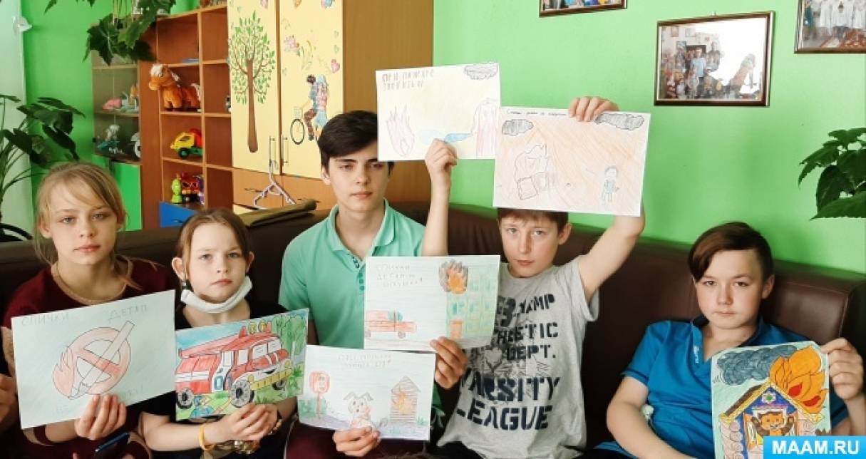 Фотоотчет «Беседа и оформление стенда по пожарной безопасности» Фото Фотоотчет «Беседа и оформление стенда по пожарной безопасности»