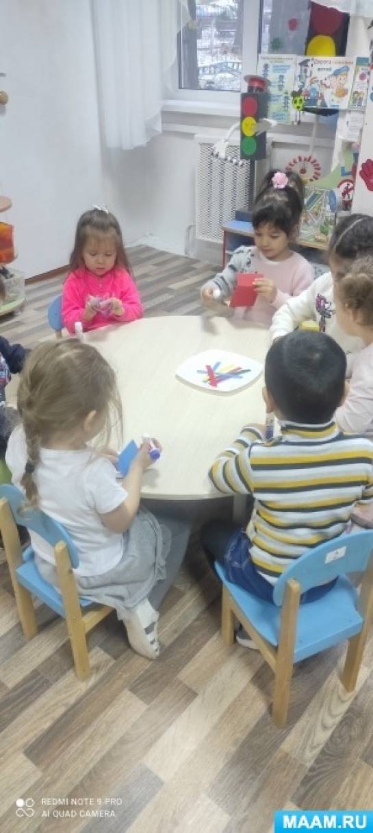Занятие по объемной аппликации в средней группе - фото
