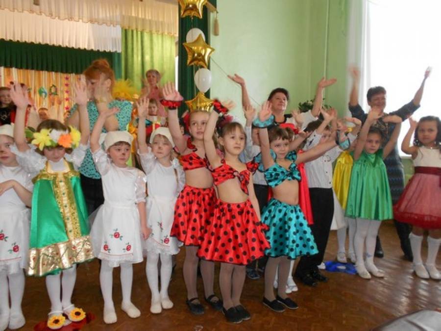 детское художественное творчество. таланты доу. мирный благоварский район. ритмическая мозаика буренина. воображение детей.