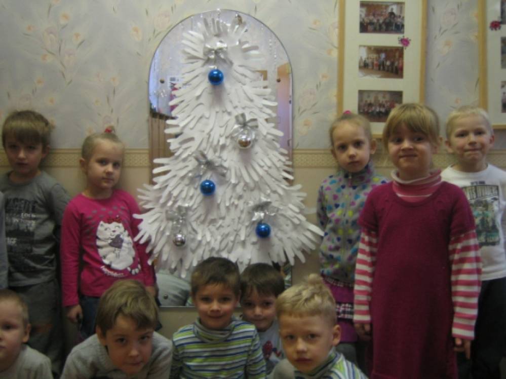 Вечер творчества в старшей логопедической группе «В лесу родилась Ёлочка» (совместная деятельность детей и родителей) Фото Вечер творчества в старшей логопедической группе «В лесу родилась Ёлочка» (совместная деятельность детей и родителей)