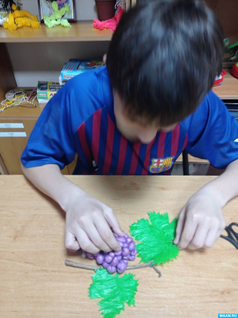 Детский мастер-класс по изготовлению поделки из полиэтилена и синтепона ...