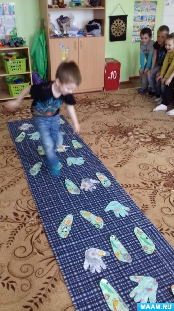 руки ноги для игры на полу. Смотреть фото руки ноги для игры на полу. Смотреть картинку руки ноги для игры на полу. Картинка про руки ноги для игры на полу. Фото руки ноги для игры на полу