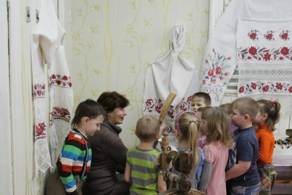 Конспект открытого занятия НОД в средней группе «Быт старины глубокой» Фото Конспект открытого занятия НОД в средней группе «Быт старины глубокой»
