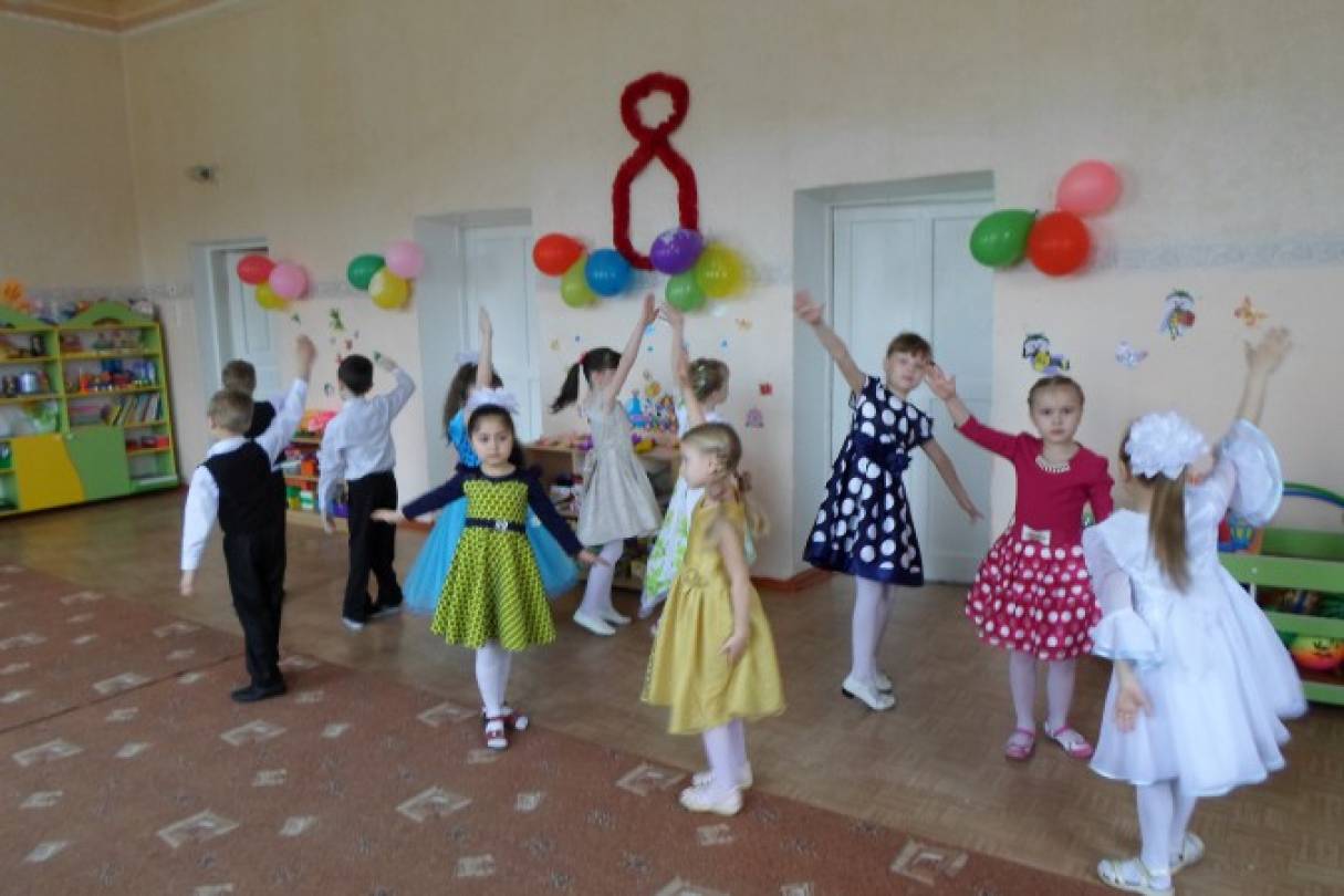 ко дню 8 марта выставки