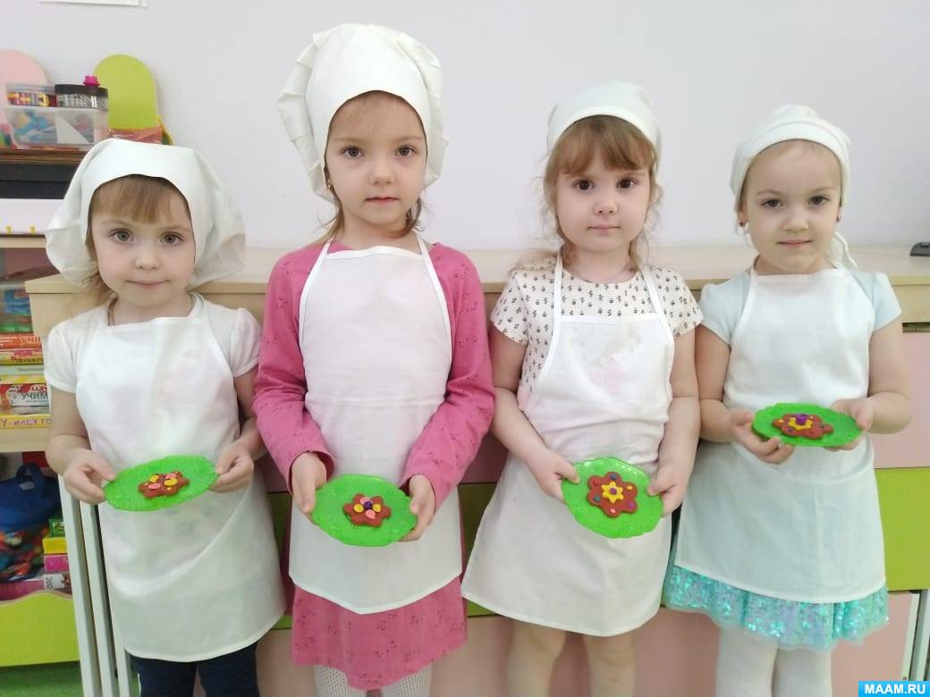 Смотреть фотографию №2 Фото №2 Дети решили устроить настоящее кулинарное чудо приготовить пряники Но не обычные а из пластилина