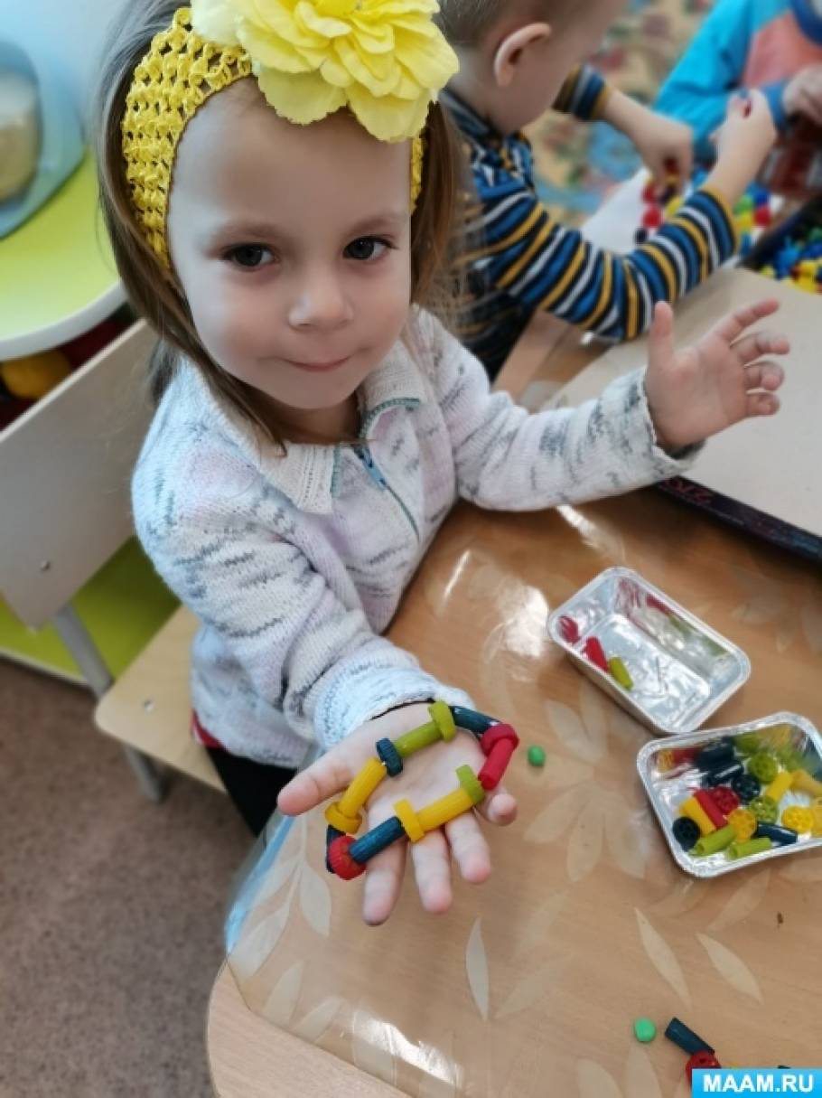 Мастер-класс по созданию браслета из разноцветных макарон