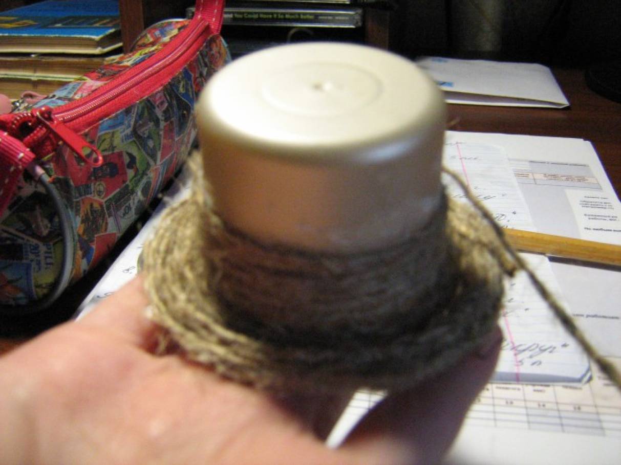 Фото №3 Поделки из зерен рисование кофе в зернах клубочки клей титан кисточка садовый шпагат веточки для основы и проволока горшок керамический гипс