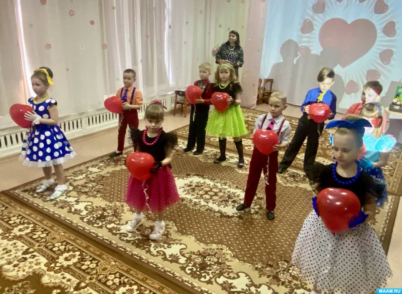 Сценарий на 8 марта в школе